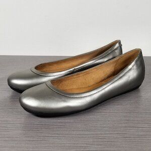 Naturalizer Brittany Ballet Flat, Pewter Leather, Womens Size 9.5 M / 39.5